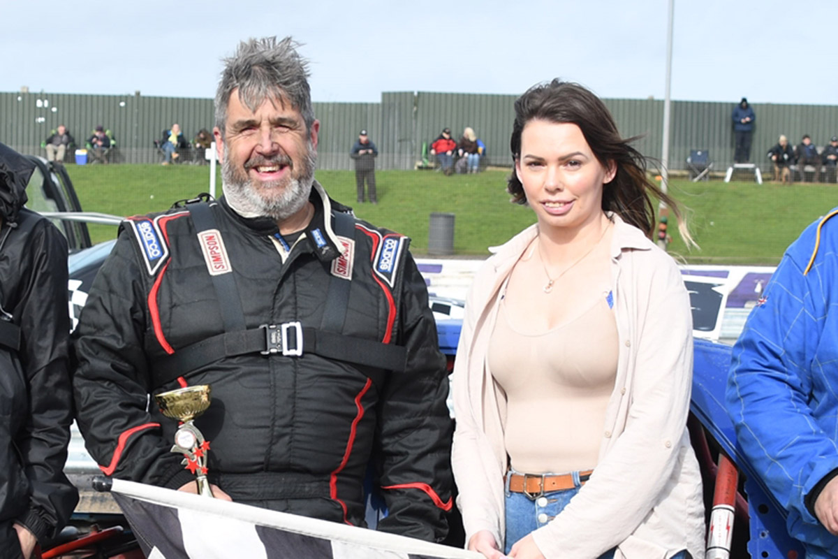 Saloon Stock Cars White and Yellow Grade Final